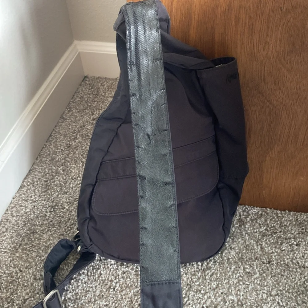 Ameribag Pack Healthy Back Bag Small Black Sling Shoulder Travel Day Bag